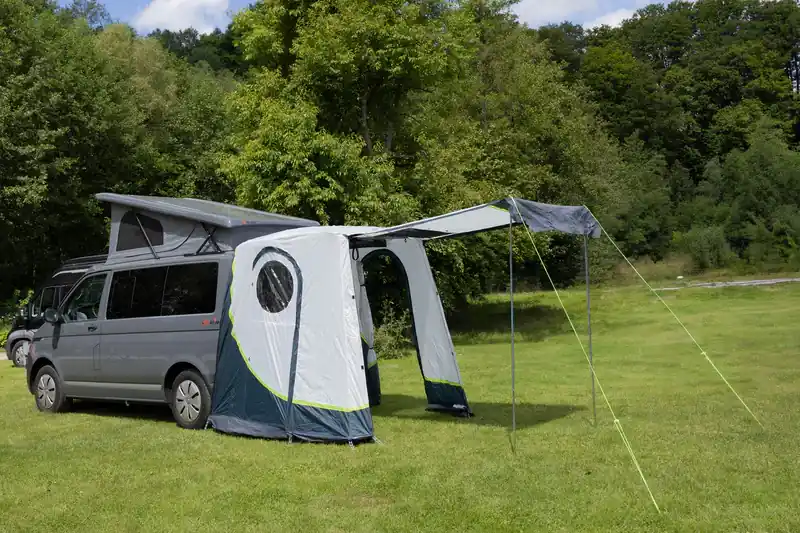 Neue Ware Reimo Heckzelt Upgrade 2 - für T4, T5 und T6 - Outdoor Heckklappenzelt Vorzelt