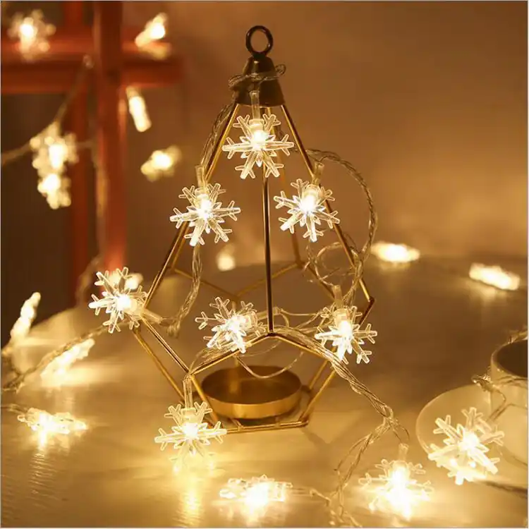 Expressversand LED Lichterkette mit Schneeflocken, 2 Modi, 6m lang, batteriebetrieben, perfekt für Weihnachtsdeko und Fensterbeleuchtung