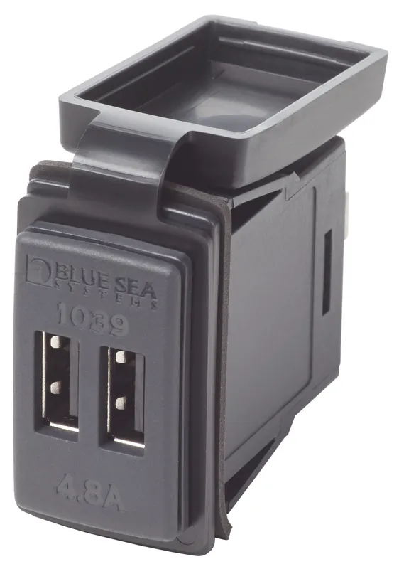 BlueSea Dual USB Einbau-Steckdose für Carling-Ausschnitte Sofort Bestellen