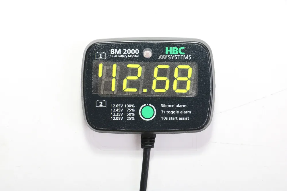 HBC Doppelbatteriemonitor, 12/24V als Aufbauversion oder Einbauversion Highlight