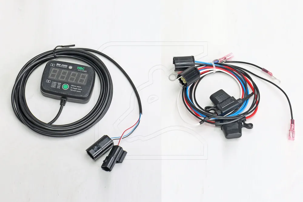 HBC Doppelbatteriemonitor mit Kabelbaum und Stecker, für Defender Sofort Bestellen