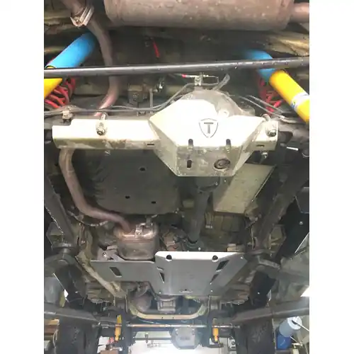 Rabatt Unterfahrschutz TREKFINDER für SUZUKI Jimny II Typ GJ BJ 2018 und Typ HJ VERTEILERGETRIEBE aus 8 mm