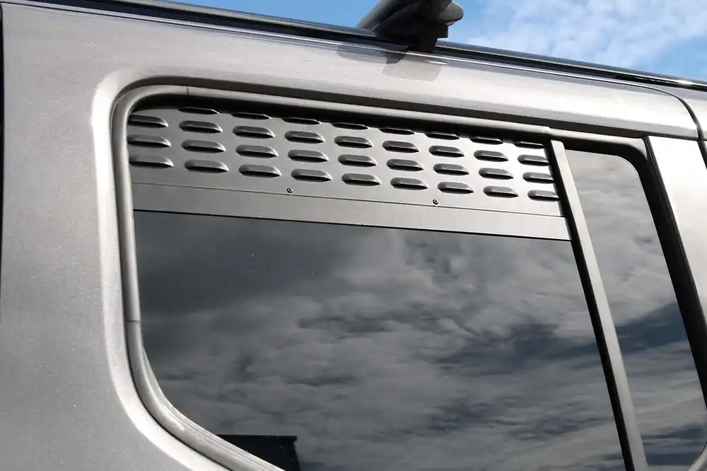 Echt Nakatanenga Lüftungsbleche hinten - Citroën Berlingo K9 / Peugeot Rifter / Opel Combo / Toyota Proace City Verso, ab Baujahr 2018