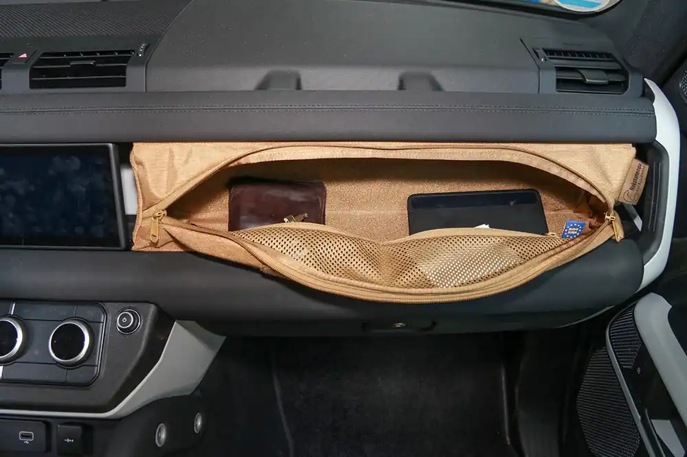 Abverkauf Armaturentasche für Land Rover NEW DEFENDER ab BJ 2020, verschiedene Farben