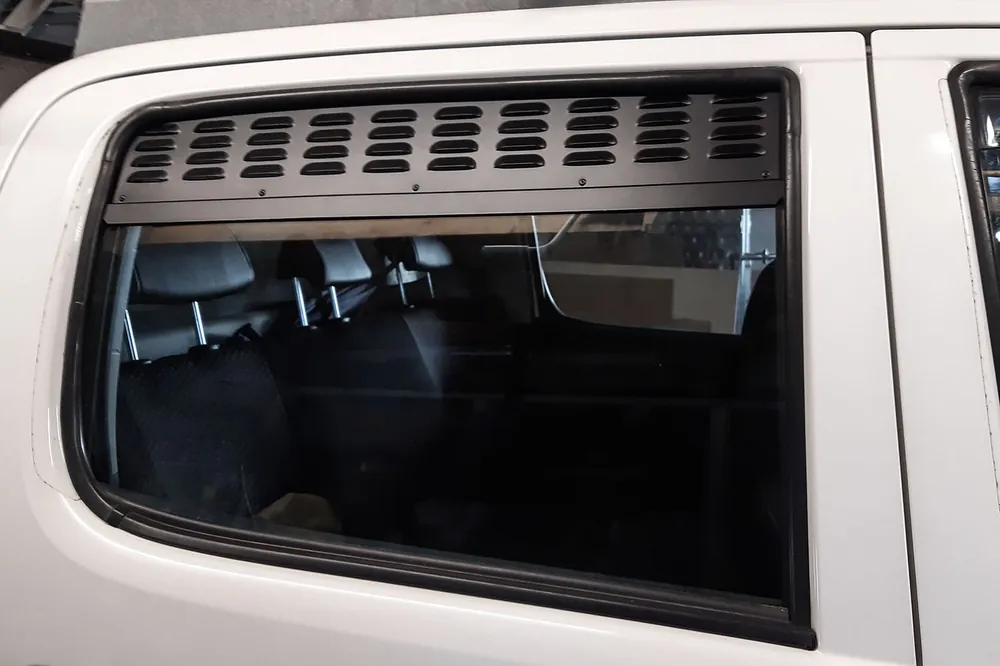 Nakatanenga Lüftungsbleche hinten - Toyota Hilux Double Cab, Baujahr 2005 bis 2015 Versand Am Gleichen Tag