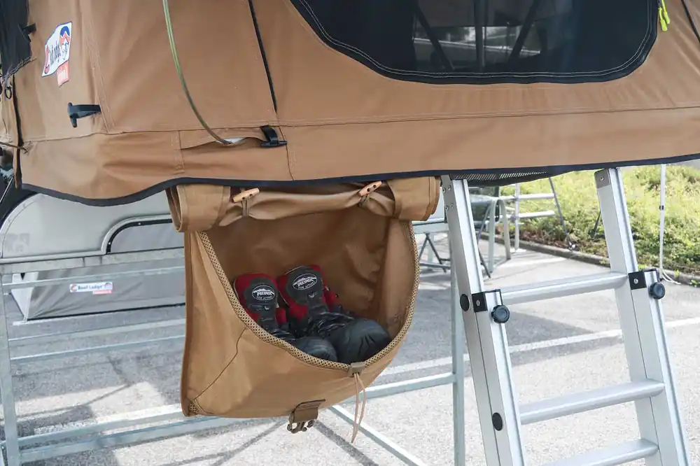 Must-Have Schuhtasche für Dachzelte
