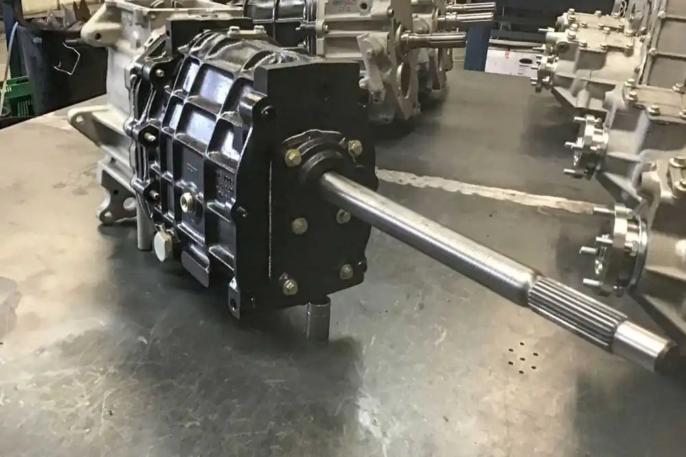 Online Kaufen Überholtes Schaltgetriebe für Defender TD4 und TD5