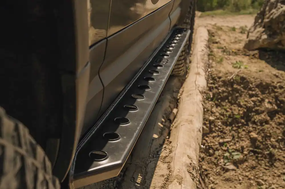 Direktkauf Rock & Tree Slider mit gelochtem Tritt für Land Rover New Defender 110, 130 ab Baujahr 2020