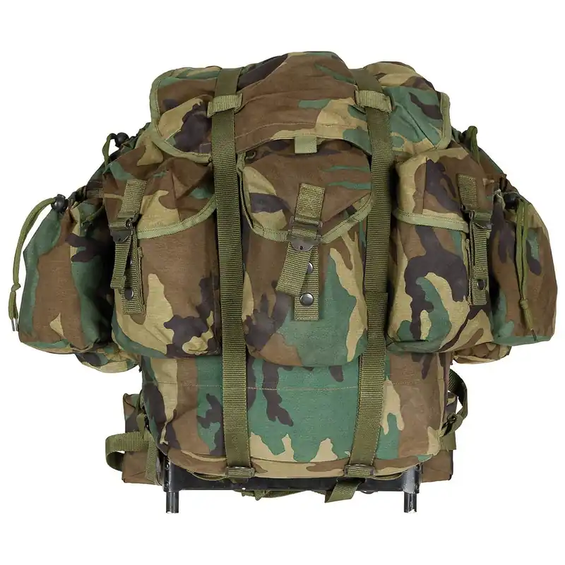 Türkischer Rucksack Alicepack woodland mit Tragegestell gebraucht Kracherpreis